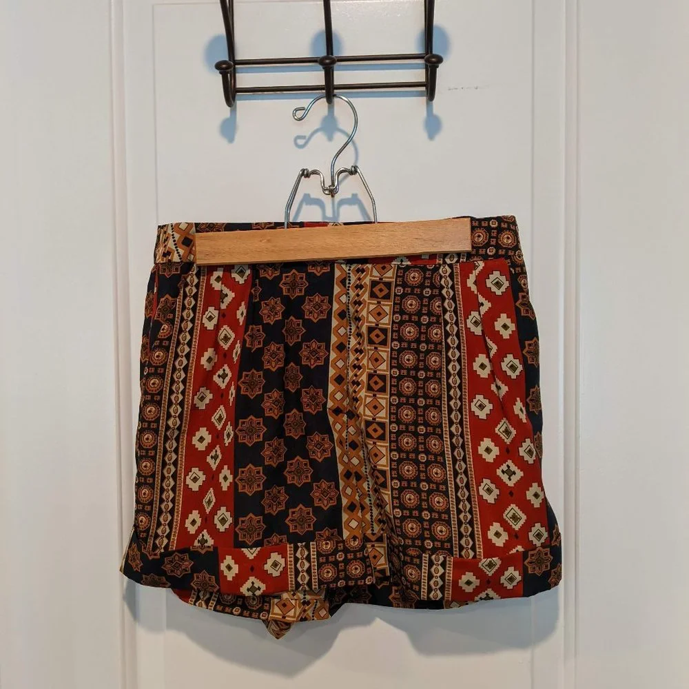 Patterned Shorts - Picture 1 of 3
